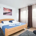 Pensión Maras 3*
